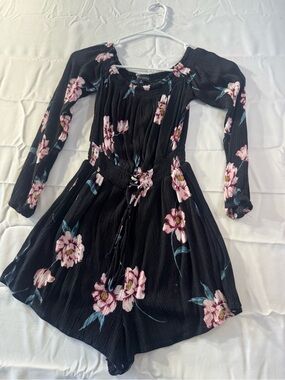 Kendall & Kylie Small Black Floral Long-Sleeve Romper